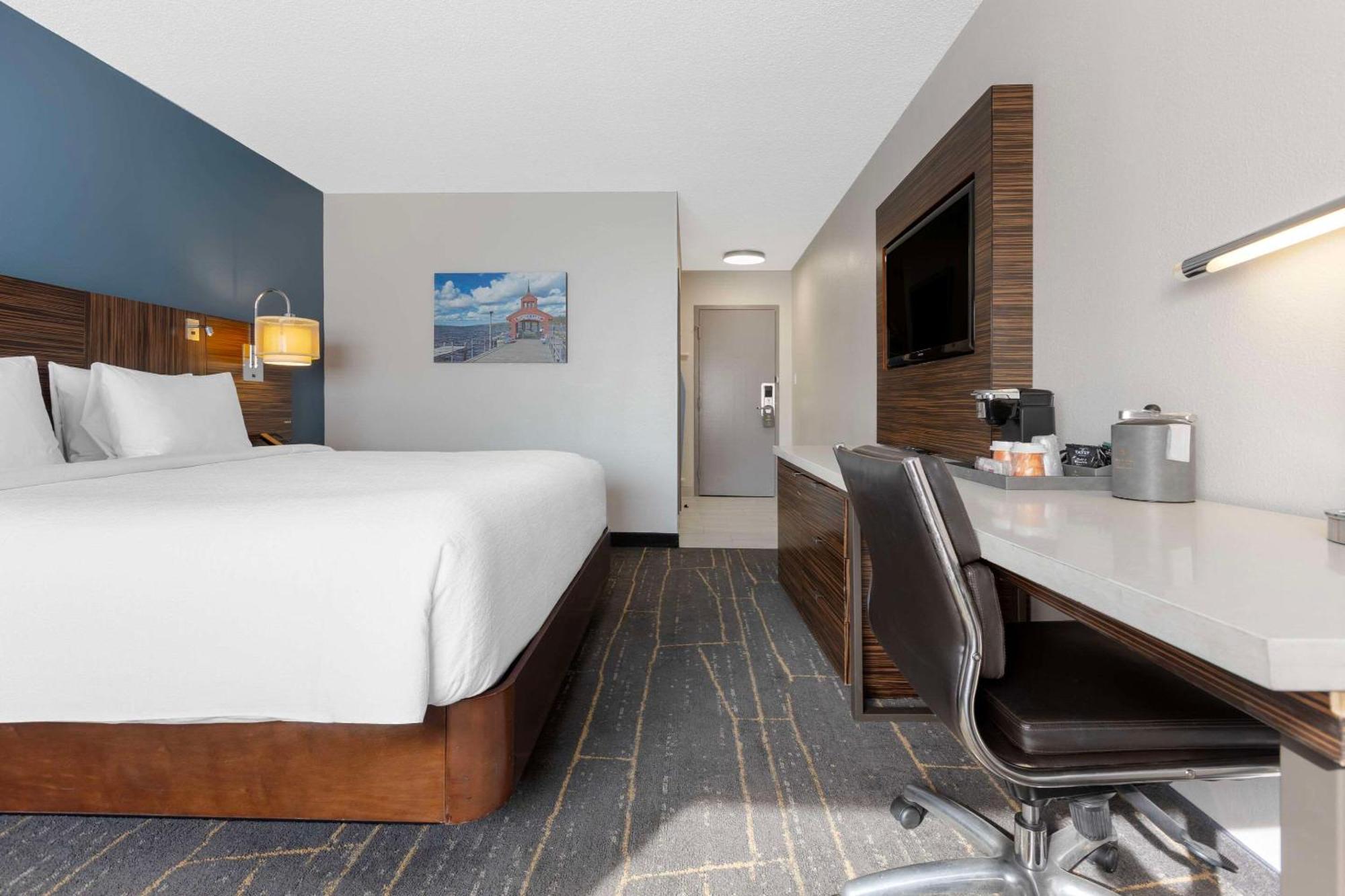 The Lux Hotel & Conference Center, Ascend Hotel Collection วอเตอร์ลู ภายนอก รูปภาพ